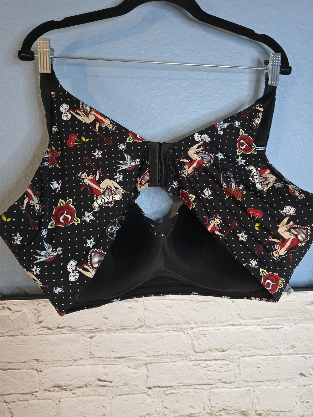 torrid Black Pin-Up Floral Full Coverage Bra with Red Accents Sz 44DD - Picture 3 of 5